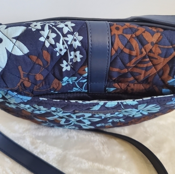 𝅺VERA Bradley Retired Fall 2016 Navy Blue Floral Slim Saddle Crossbody Bag Purse - Picture 10 of 16